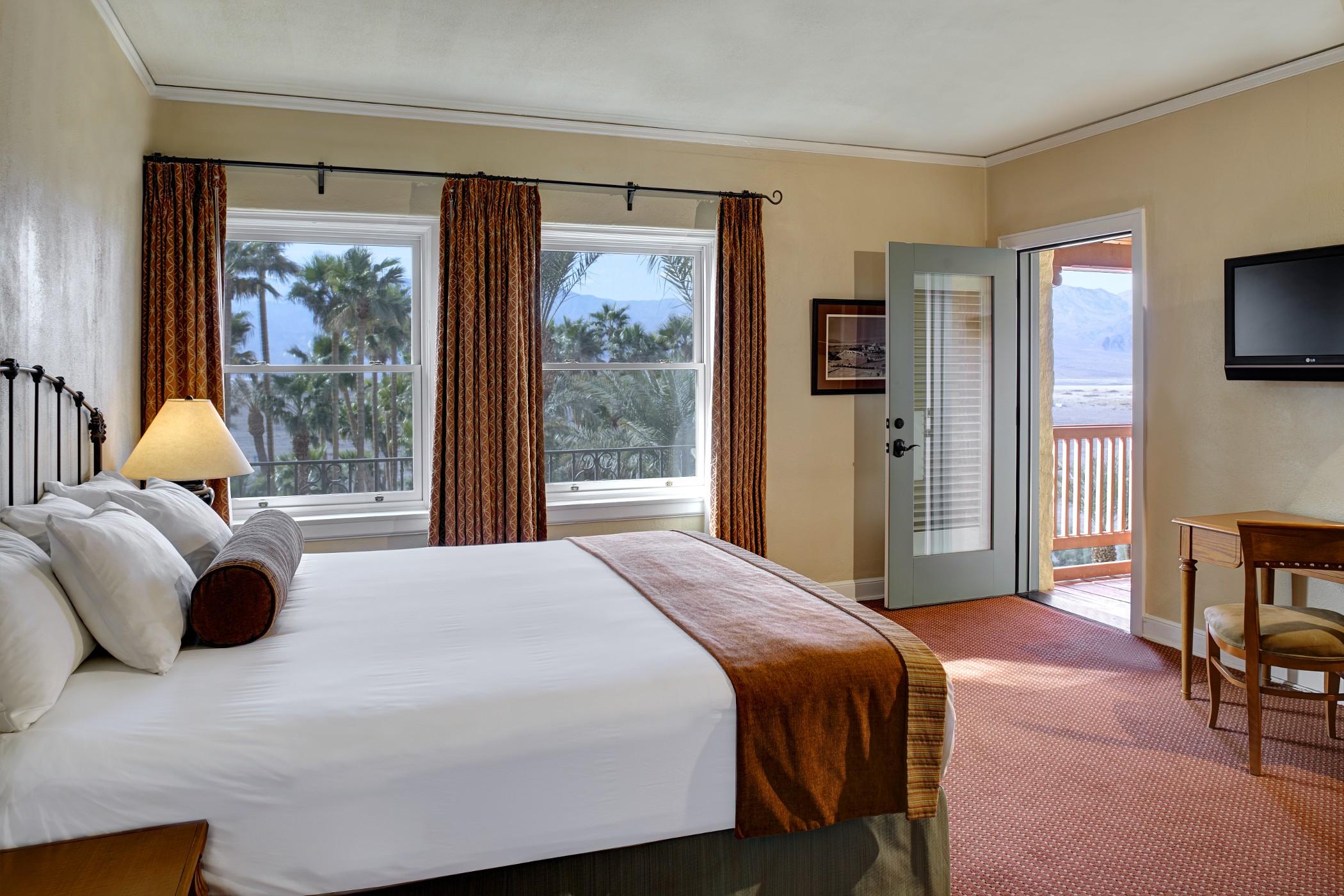 The Inn At Death Valley Exterior photo A room at the Hotel del Coronado